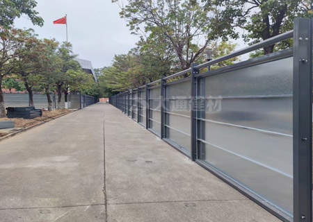 C型鋼圍擋普通款-深圳小區改造工程施工圍擋案例-A/B/C類圍擋-深圳市大通建材有限公司鋼圍擋生產定制廠家